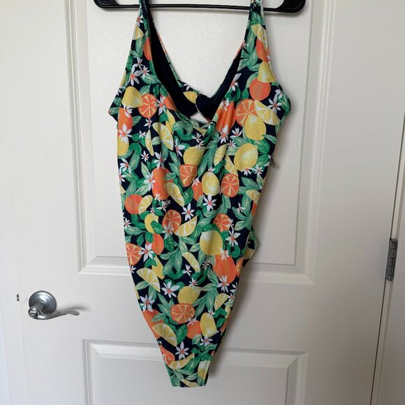 Old Navy Citrus Print Cutout One-Piece Swimsuit – Size 3X – Open Back - Picture 1 of 3